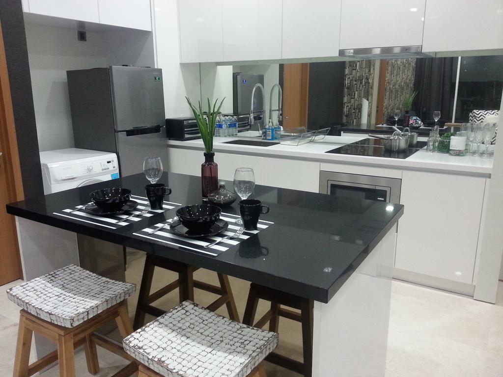 Kl101​ ​Service Suite​ ​​At Soho Suites Klcc Куала Лумпур Екстериор снимка